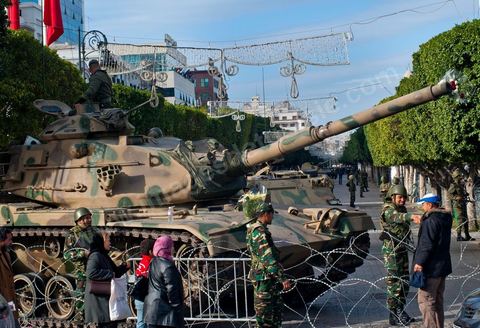 The Tunisian Army and soldiers on Habib Bourguiba Avenue in Tunis