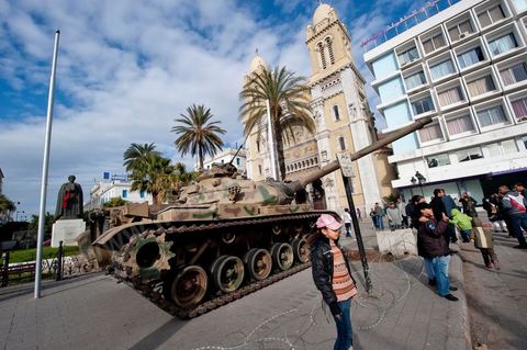 The Tunisian Army and soldiers on Habib Bourguiba Avenue in Tunis