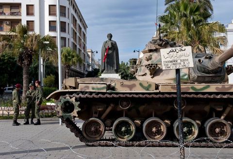 The Tunisian Army and soldiers on Habib Bourguiba Avenue in Tunis
