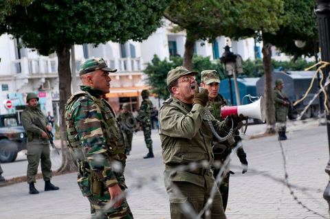 The Tunisian army and soldiers in front of the Ministry of the Interior on Habib Bourguiba Avenue in Tunis