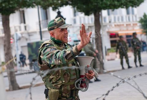 The Tunisian army and soldiers in front of the Ministry of the Interior on Habib Bourguiba Avenue in Tunis