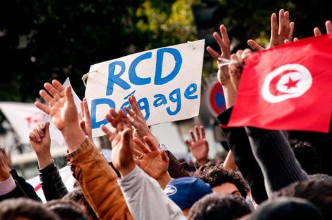 Journée du 19/01/2011 :; Manifestaition contre le RCD pour la démission des ministres de l'ancien régime sur l'avenue Habib Bourguiba à Tunis