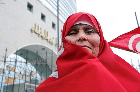 20 janvier : Manifestation du peuple devant le parti du RCD (Rassemblement Constitutionnel Démocratie) le parti unique de Ben Ali demandant la dissolution du gouvernement au pouvoir et du parti du RCD.