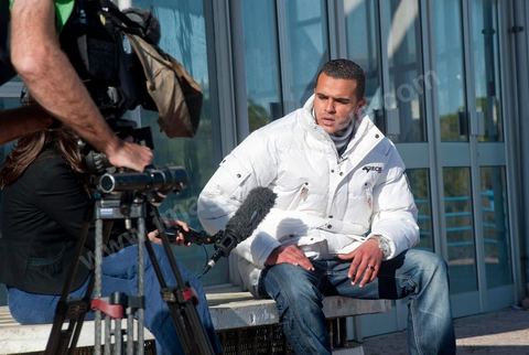 le 29 janvier : le rappeur El Général rassemble par ses chansons la jeunesse tunisienne. El General est le pseudo de Hamada Ben Amor, un jeune rappeur de 22 ans dont les morceaux sont devenus l'hymne de la jeunesse contestataire de Tunisie. Fin décembre, El general avait mis en ligne un titre intitulé Raïs Lebled («Le chef du pays»), qui interpellait directement le président tunisien Zine El Abidine Ben Ali sur la misère sociale du pays, la violence du régime et le chômage des jeunes. Cela lui coutera de se faire arréter et emprissoner quelques jours la semaine du 14 janvier pour être libéré après la fuite de Ben Ali.