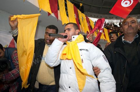 le 29 janvier : venu au premier grand meeting du PDP le Parti Démocrate Progressif, le rappeur El Général rassemble par ses chansons la jeunesse tunisienne. El General est le pseudo de Hamada Ben Amor, un jeune rappeur de 22 ans dont les morceaux sont devenus l'hymne de la jeunesse contestataire de Tunisie. Fin décembre, El general avait mis en ligne un titre intitulé Raïs Lebled («Le chef du pays»), qui interpellait directement le président tunisien Zine El Abidine Ben Ali sur la misère sociale du pays, la violence du régime et le chômage des jeunes. Cela lui coutera de se faire arréter et emprissoner quelques jours la semaine du 14 janvier pour être libéré après la fuite de Ben Ali.