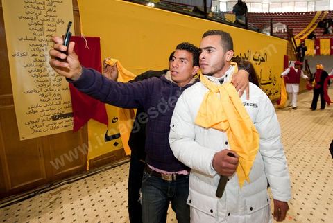 le 29 janvier : venu au premier grand meeting du PDP le Parti Démocrate Progressif, le rappeur El Général rassemble par ses chansons la jeunesse tunisienne. El General est le pseudo de Hamada Ben Amor, un jeune rappeur de 22 ans dont les morceaux sont devenus l'hymne de la jeunesse contestataire de Tunisie. Fin décembre, El general avait mis en ligne un titre intitulé Raïs Lebled («Le chef du pays»), qui interpellait directement le président tunisien Zine El Abidine Ben Ali sur la misère sociale du pays, la violence du régime et le chômage des jeunes. Cela lui coutera de se faire arréter et emprissoner quelques jours la semaine du 14 janvier pour être libéré après la fuite de Ben Ali.