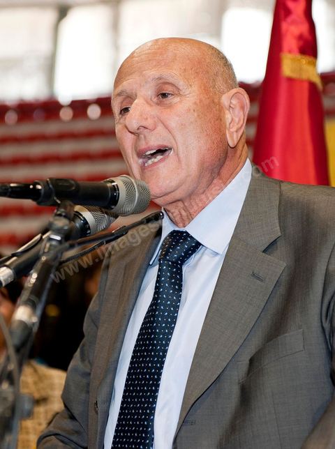 29 janvier : discours de Ahmed Nejib Chebbi au premier grand meeting politique du PDP (Parti Démocrates progressistes) depuis le départ de Ben Ali à la grande salle des sports "la coupole" d'El Menzah en présence du rappeur El Général, de la maman de Bouaziz et du leader du parti pour les prochaines élections présidentielles Ahmed Nejib Chebbi, actuel ministre du développement régional et local dasn le gouvernement de transition.