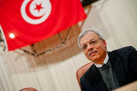 February 5: First major political rally of the Democratic Forum for Labor and Freedoms (FDTL) at the Tunis Convention Center. One of the founding members and Secretary General of the FDTL is Dr. Mustapha Ben Jaafar, a former founding member of the Movement of Socialist Democrats (MDS). Founder and former Secretary-General of the Union of University Hospital Physicians, affiliated with the General Union of Tunisian Workers (UGTT); Former vice president of the Tunisian League for Human Rights (LTDH), he is also a founding member of the National Council for Freedoms in Tunisia (CNLT).