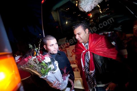 6 février : 7h du mat au départ de Tunis, la Caravane de Remerciements, au départ de Tunis près de 200 voitures et plusieurs bus se rendent à Sidi Bouzid pour la journée pour un grand moment de rencontres, de remerciemenst et d'échanges entre des tunisois et la population de Sidi Bouzid. L'accueil exceptionnellement chaleureux des habitants de Sidi Bouzid envahit le centre cille de Sidi Bouzid.