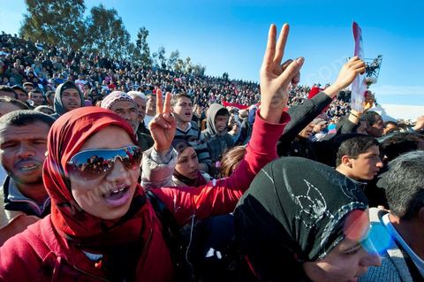 6 février : grand rassemblement des tunisois et des habitants de Sidi Bouzid dans le théâtre de plein air pour l'accueil de la Caravane de Remerciements, au départ de Tunis près de 200 voitures et plusieurs bus se rendent à Sidi Bouzid pour la journée pour un grand moment de rencontres, de remerciemenst et d'échanges entre des tunisois et la population de Sidi Bouzid. L'accueil exceptionnellement chaleureux des habitants de Sidi Bouzid envahit le centre cille de Sidi Bouzid.