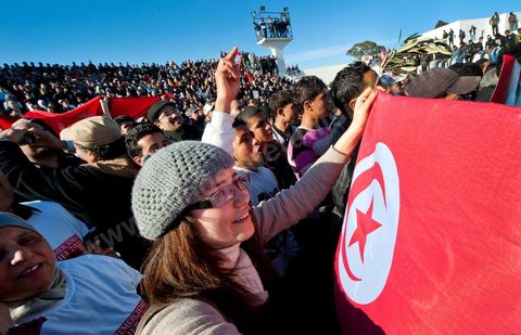 6 février : grand rassemblement des tunisois et des habitants de Sidi Bouzid dans le théâtre de plein air pour l'accueil de la Caravane de Remerciements, au départ de Tunis près de 200 voitures et plusieurs bus se rendent à Sidi Bouzid pour la journée pour un grand moment de rencontres, de remerciemenst et d'échanges entre des tunisois et la population de Sidi Bouzid. L'accueil exceptionnellement chaleureux des habitants de Sidi Bouzid envahit le centre cille de Sidi Bouzid.
