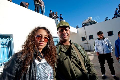 6 février : grand rassemblement des tunisois et des habitants de Sidi Bouzid dans le théâtre de plein air pour l'accueil de la Caravane de Remerciements, au départ de Tunis près de 200 voitures et plusieurs bus se rendent à Sidi Bouzid pour la journée pour un grand moment de rencontres, de remerciemenst et d'échanges entre des tunisois et la population de Sidi Bouzid. L'accueil exceptionnellement chaleureux des habitants de Sidi Bouzid envahit le centre cille de Sidi Bouzid.