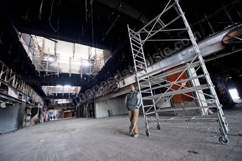 8 février : Zara dans le centre commercial Tunis City et l'hypermarché Géant de Tunis. Après avoir été pillés, détruits et brûlés dasn la nuit du 14 janvier, le chantier de nettpyage puis de reconstruction a démarré, 10 mois detravaux et de reconstruction sont prévus avant sa réouverture.