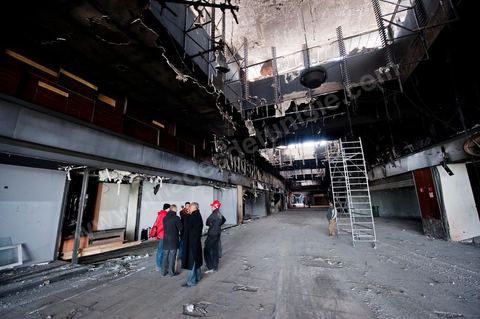 8 février : Zara dans le centre commercial Tunis City et l'hypermarché Géant de Tunis. Après avoir été pillés, détruits et brûlés dasn la nuit du 14 janvier, le chantier de nettpyage puis de reconstruction a démarré, 10 mois detravaux et de reconstruction sont prévus avant sa réouverture.