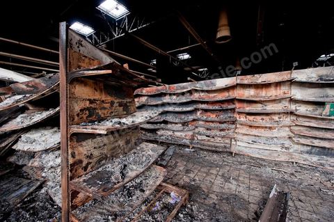 February 8: The interior of the Géant hypermarket and its aisles were completely burned, and part of the ceiling collapsed. The Tunis City shopping center and the Géant hypermarket in Tunis. After being looted, destroyed, and burned on the night of January 14, cleanup and reconstruction efforts have begun; 10 months of work and reconstruction are expected before it reopens.