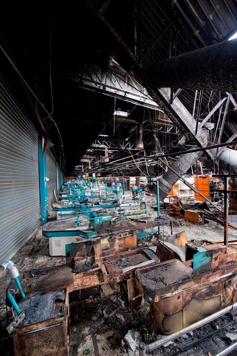 February 8: The interior of the Géant hypermarket and its aisles were completely burned, and part of the ceiling collapsed. The Tunis City shopping center and the Géant hypermarket in Tunis. After being looted, destroyed, and burned on the night of January 14, cleanup and reconstruction efforts have begun; 10 months of work and reconstruction are expected before it reopens.