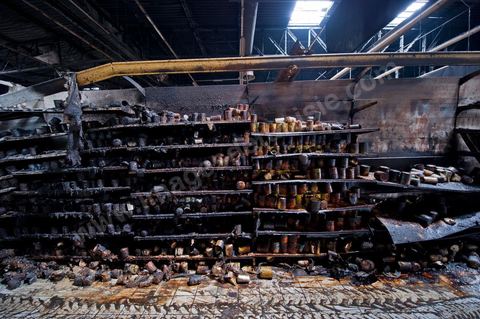 February 8: The interior of the Géant hypermarket and its aisles were completely burned, and part of the ceiling collapsed. The Tunis City shopping center and the Géant hypermarket in Tunis. After being looted, destroyed, and burned on the night of January 14, cleanup and reconstruction efforts have begun; 10 months of work and reconstruction are expected before it reopens.