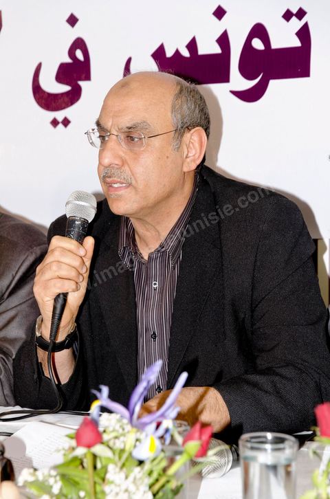 7 février : Hamadi Jebali à la Conférence de presse du parti religieux Annadha pour la presentation par Rached Ghannouchi des nouveaux memebres du bureau du conseil du parti élu le 6 février