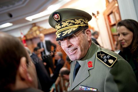 le 4 mars 2011 : Le général Rachid Ammar au palais présidentiel de Carthage, première allocution du nouveau Premier Ministre M. Béji Caïd ESSEBSI devant les journalistes, les ministres du gouvernement et le General Ammar. Une intervention de près d'une heure où le nouveau Premier ministre tunisien a notamment accusé vendredi le président déchu Zine El Abidine Ben Ali, en fuite en Arabie saoudite, de "haute trahison". Ce délit est passible de la peine de mort.