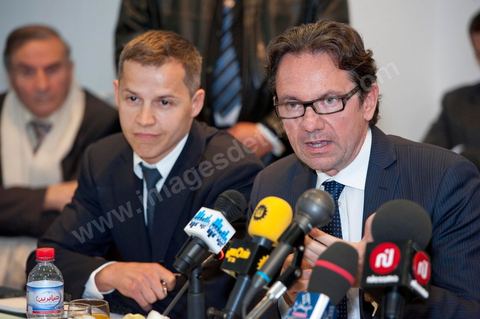 2 mars Tunis : Visite officielle de Frédéric Lefebvre, secrétaire d'État, chargé du Commerce, de l'Artisanat, des PME, du Tourisme, des services, des Professions libérales et de la Consommation. Conférence de presse au ministère du tourisme tunisien avec Mehdi Houas, ministre du Commerce et du Tourisme tunisien (à droite) et Boris Boillon ambassadeur de France en Tunisie (à gauche)