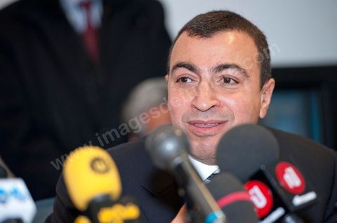 2 mars Tunis : Visite officielle de Frédéric Lefebvre, secrétaire d'État, chargé du Commerce, de l'Artisanat, des PME, du Tourisme, des services, des Professions libérales et de la Consommation. Conférence de presse au ministère du tourisme tunisien avec Mehdi Houas, ministre du Commerce et du Tourisme tunisien (à droite) et Boris Boillon ambassadeur de France en Tunisie (à gauche)
