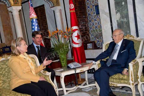 Visit by U.S. Secretary of State Hillary Clinton to the Prime Minister's Office in Tunis. Meeting with Tunisian Prime Minister Béji Caïd Essebsi.  