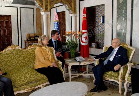 Visit by U.S. Secretary of State Hillary Clinton to the Prime Minister's Office in Tunis. Meeting with Tunisian Prime Minister Béji Caïd Essebsi.  