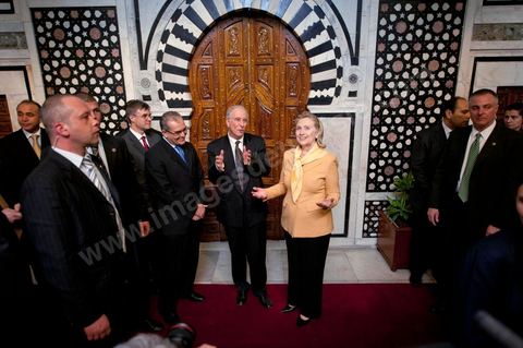 Visit by U.S. Secretary of State Hillary Clinton to the Ministry of Foreign Affairs in Tunis. Press conference with Mohamed Mouldi Kefi, Tunisian Minister of Foreign Affairs.