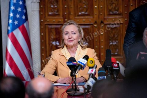Visit by U.S. Secretary of State Hillary Clinton to the Ministry of Foreign Affairs in Tunis. Press conference with Mohamed Mouldi Kefi, Tunisian Minister of Foreign Affairs.