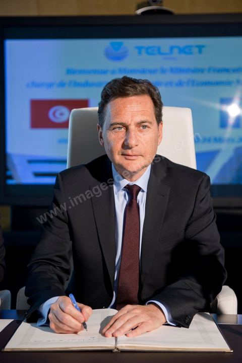 Visite de Eric Besson, ministre chargé de l'Industrie, de l'Énergie et de l'Économie numérique, au Technocentre de Telnet aux Berges du Lac à Tunis en compagnie de Boris Boillon, Ambassadeur de France en Tunisie et M. Mohamed Frikha, PDG de Telnet. TELNET un groupe de sociétés tunisien spécialisé dans le conseil dans l'innovation et les hautes technologies. Crée en 1994, TELNET est rapidement devenu leader dans son cœur de métier à l’échelle nationale dans les secteurs d'activités du Transport & Automotive, Défense & Avionique, Sécurité & carte à puce, Industrie, Systèmes d’information.