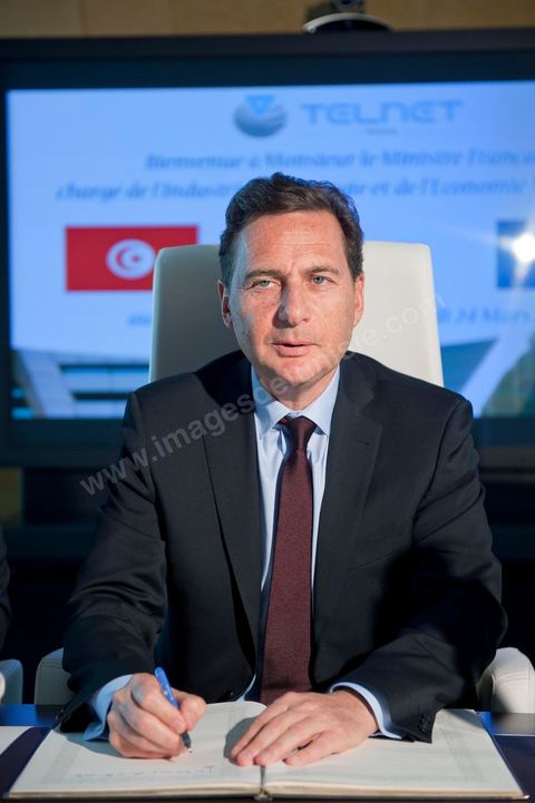 Visite de Eric Besson, ministre chargé de l'Industrie, de l'Énergie et de l'Économie numérique, au Technocentre de Telnet aux Berges du Lac à Tunis en compagnie de Boris Boillon, Ambassadeur de France en Tunisie et M. Mohamed Frikha, PDG de Telnet. TELNET un groupe de sociétés tunisien spécialisé dans le conseil dans l'innovation et les hautes technologies. Crée en 1994, TELNET est rapidement devenu leader dans son cœur de métier à l’échelle nationale dans les secteurs d'activités du Transport & Automotive, Défense & Avionique, Sécurité & carte à puce, Industrie, Systèmes d’information.