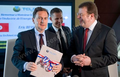 Visite de Eric Besson, ministre chargé de l'Industrie, de l'Énergie et de l'Économie numérique, au Technocentre de Telnet aux Berges du Lac à Tunis en compagnie de Boris Boillon, Ambassadeur de France en Tunisie et M. Mohamed Frikha, PDG de Telnet. TELNET un groupe de sociétés tunisien spécialisé dans le conseil dans l'innovation et les hautes technologies. Crée en 1994, TELNET est rapidement devenu leader dans son cœur de métier à l’échelle nationale dans les secteurs d'activités du Transport & Automotive, Défense & Avionique, Sécurité & carte à puce, Industrie, Systèmes d’information.