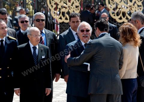 Arrivée du Président Foued MBazaa au mausolée Habib Bourguiba accueilli par le Premier Ministre M. Béji Caïd Essebsi puis salue à l'ensemble des membres du gouvernement provisoire lors de la Commémoration du 11ème anniversaire de Habib Bourguiba, le père de la Nation, au mausolée Habib Bourguiba à Monastir le 6 avril 2011