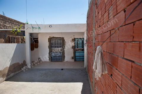 La maison de la famille de Mohamed Bouazizi quartier Cité Nour à Sidi Bouzid, Fermée depuis le départ de la famille à Tunis.