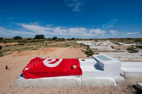 Cimetière et tombe de Mohamed Bouazizi près de Sidi Bouzid