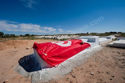 Cimetière et tombe de Mohamed Bouazizi près de Sidi Bouzid