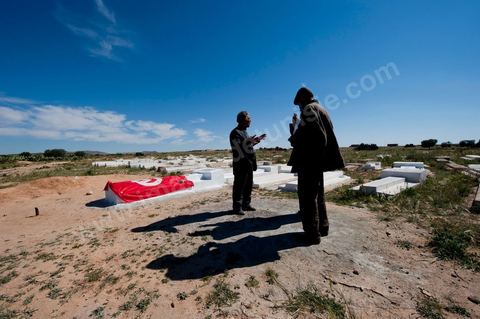 Cimetière et tombe de Mohamed Bouazizi près de Sidi Bouzid
