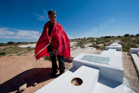 Cimetière et tombe de Mohamed Bouazizi près de Sidi Bouzid