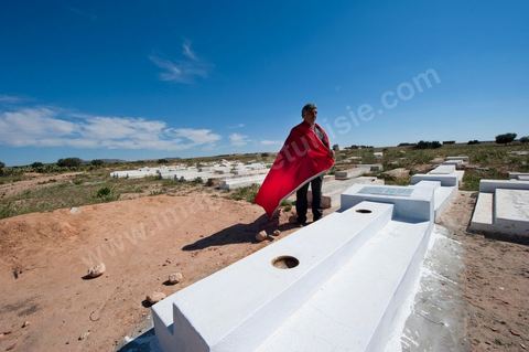 Cimetière et tombe de Mohamed Bouazizi près de Sidi Bouzid