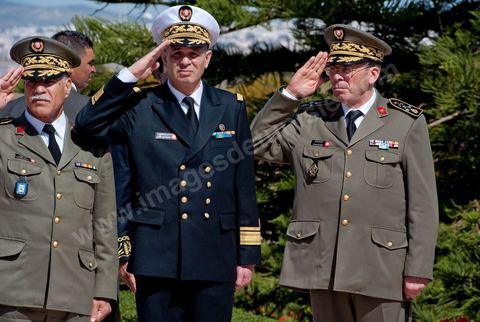 Generals of the Tunisian Army, including General Ammar, paid tribute to the martyrs. A ceremony was held on Saturday morning at the Séjoumi Martyrs’ Square to commemorate the events of April 9, 1938.Presided over by Mr. Foued Mebazaa, interim President of the Republic, this ceremony was an opportunity to pay tribute to all those who sacrificed themselves for the independence and sovereignty of the homeland.Mr. Foued Mebazaa saluted the flag to the strains of the national anthem and reviewed a detachment from the three branches of the armed forces that rendered him honors.He then laid a wreath at the foot of the martyrs’ memorial before reciting the Fatiha in their memory.The ceremony was attended by all members of the Provisional Government, including, foremost among them, the Prime Minister, the Mufti of the Republic, and several high-ranking officers of the National Army.

