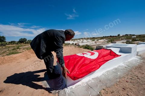 Cimetière et tombe de Mohamed Bouazizi près de Sidi Bouzid