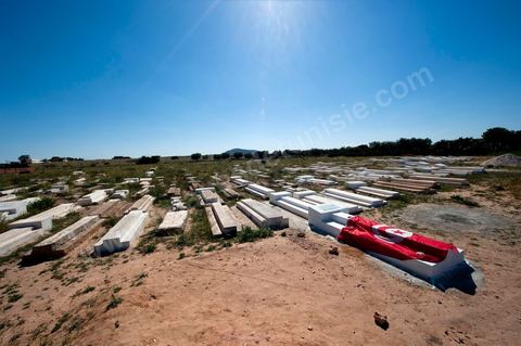 Cimetière et tombe de Mohamed Bouazizi près de Sidi Bouzid