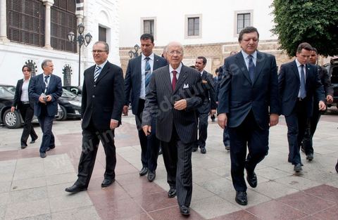 José Manuel Barroso met with Mr. Caïd Béji Essebsi, Tunisia’s interim prime minister, at the Prime Minister’s Office in al Kasbah, Tunis, during the visit to Tunisia by José Manuel Barroso, President of the European Commission, on Tuesday, April 12, 2011. He traveled to Tunis to lay the groundwork for cooperation “contingent” on halting illegal immigration to Europe and to support Tunisia’s political and democratic progress since the Revolution.
