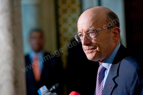 January 20, 2011: Press briefing by Alain Juppé with Mohamed Moldi Kéfi, his Tunisian counterpart, and Boris Boillon, French Ambassador to Tunisia, during the visit of Mr. Alain Juppé, French Minister of Foreign Affairs, to Tunisia.
