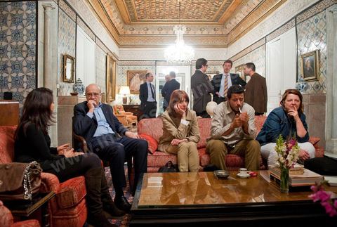 20 janvier 2011 : Dans les salons de la Résidence de l'Ambassade de France, Rencontre de Alain Juppé avec les bloggueurs de la révolution tunisienne lors de la Visite de M. Alain Juppé, Ministre des Affraires Etrangères Français, en Tunisie.
