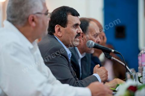 23 avril 2011 : Pendant l'intervention de Ali Lariedh au Meeting d'Ennahdha dans une salle des fêtes du Kram organisé par la section locale du Kram du parti. Meeting avec la présence et l'intervention de Ali Lariedh, Président du Bureau Executif du parti Ennahdha