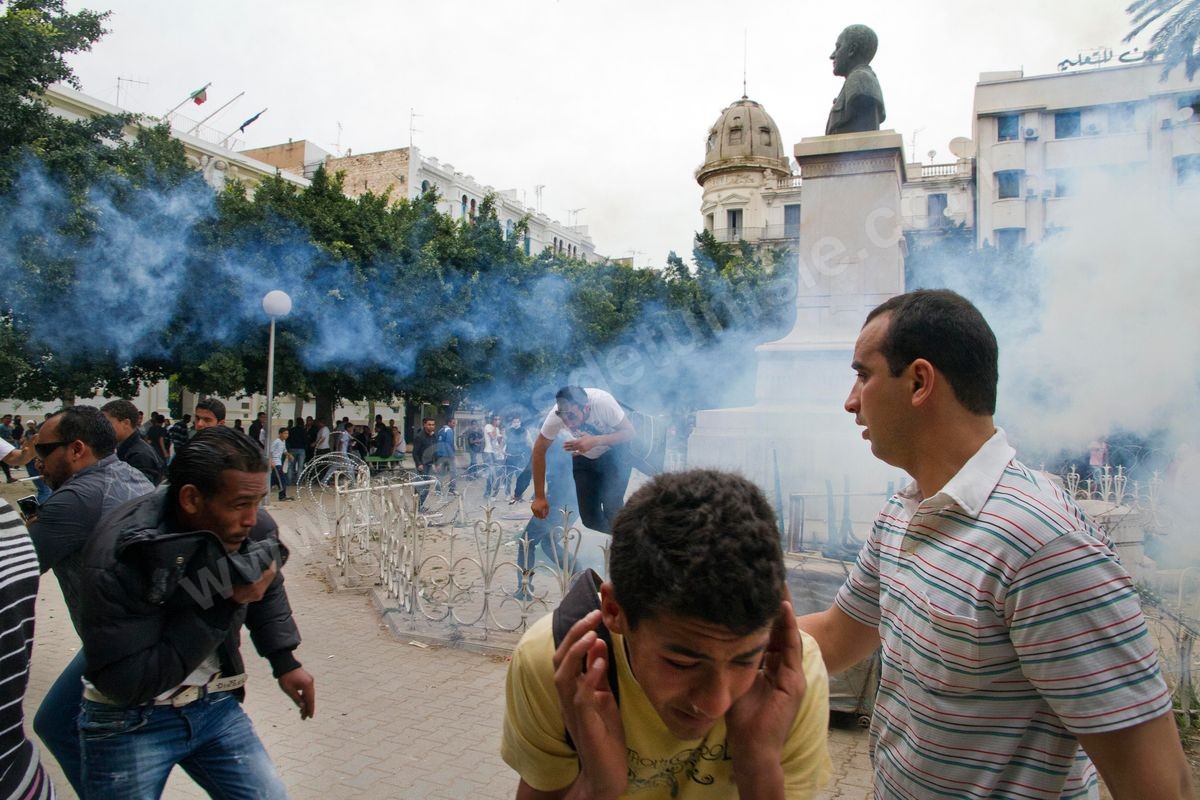 M03-000 Emeutes tunis 07052011