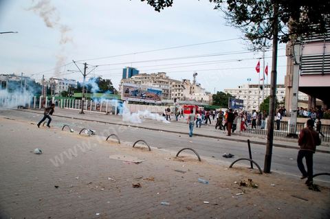 May 7, 2011: Clashes broke out between protesters and police near the main train station in Tunis, on Barcelona Square, with the army attempting to calm both sides. Police fired tear gas and warning shots at the protesters.