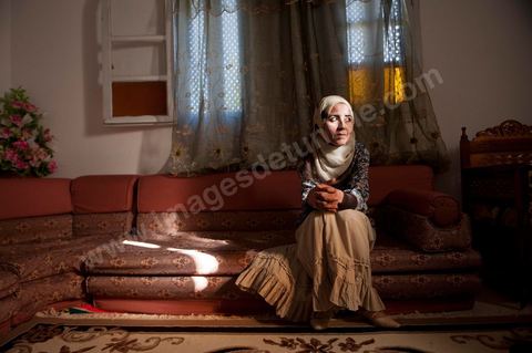 May 18, 2011: Meeting in Meknassy at her parents’ home with Fadia Hamdi, the municipal police officer who confiscated Mohamed Bouazizi’s fruits, vegetables, and scale on December 17, 2010, and who was imprisoned for four months on charges of slapping Mohamed Bouazizi; She went on a one-month hunger strike in prison before being acquitted and released on April 17, 2011.