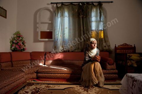 May 18, 2011: Meeting in Meknassy at her parents’ home with Fadia Hamdi, the municipal police officer who confiscated Mohamed Bouazizi’s fruits, vegetables, and scale on December 17, 2010, and who was imprisoned for four months on charges of slapping Mohamed Bouazizi; She went on a one-month hunger strike in prison before being acquitted and released on April 17, 2011.